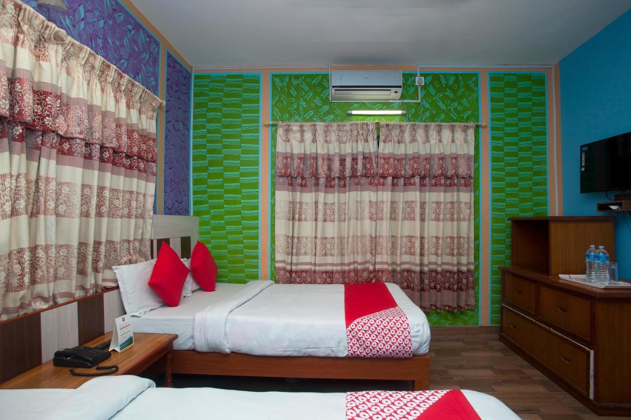 Hotel Middle Point Pvt Ltd Pokhara Buitenkant foto