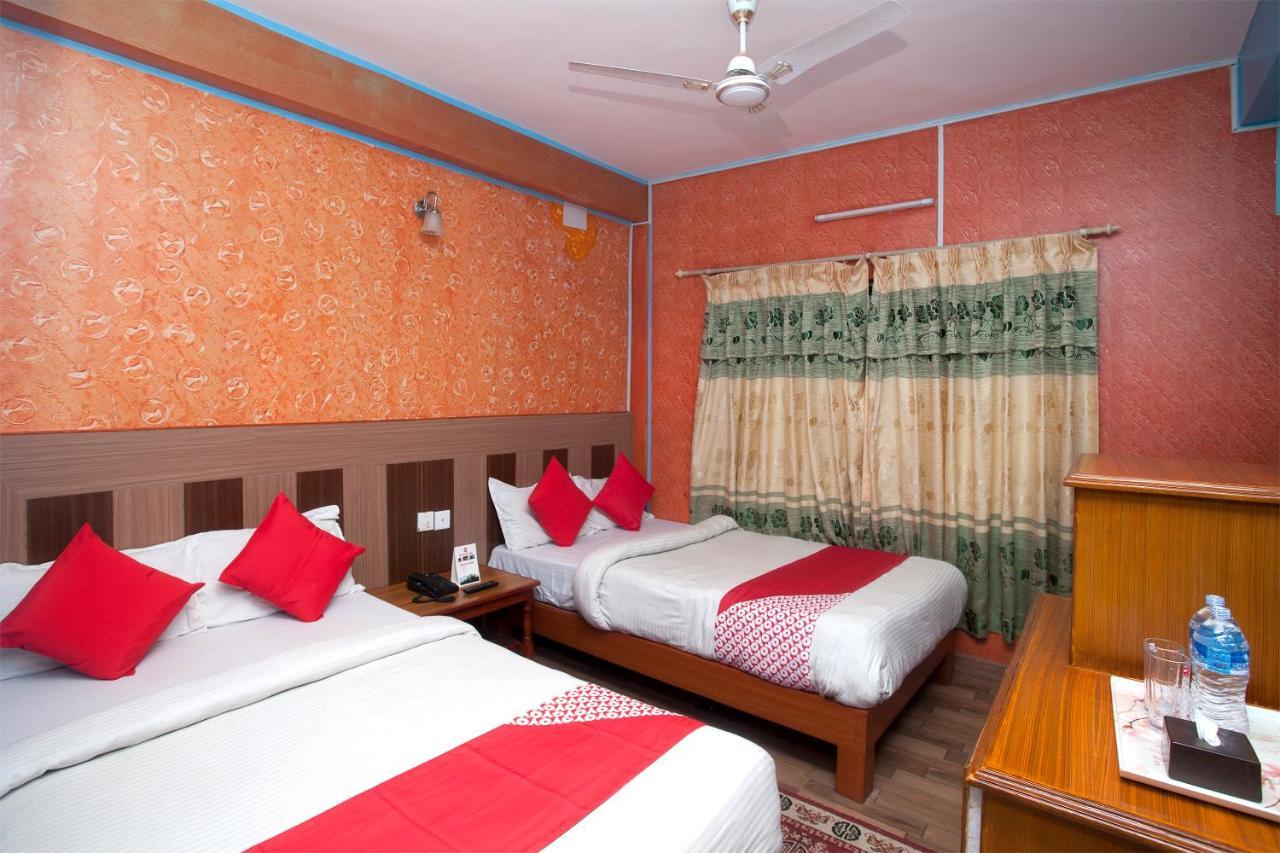 Hotel Middle Point Pvt Ltd Pokhara Buitenkant foto