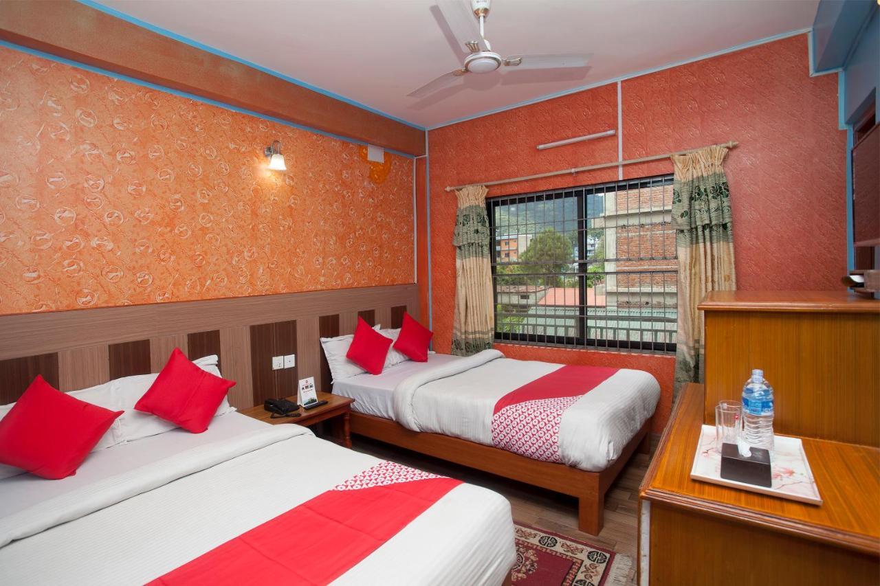 Hotel Middle Point Pvt Ltd Pokhara Buitenkant foto