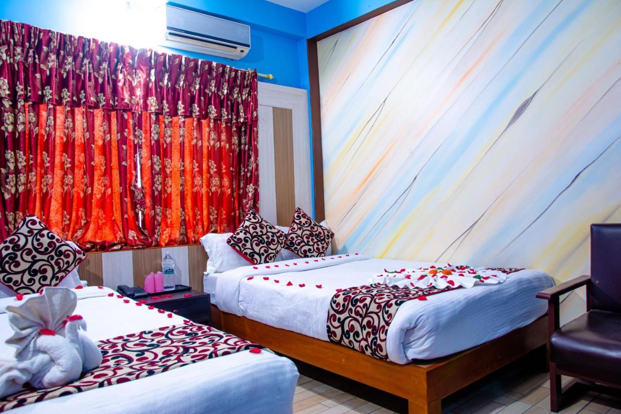 Hotel Middle Point Pvt Ltd Pokhara Buitenkant foto