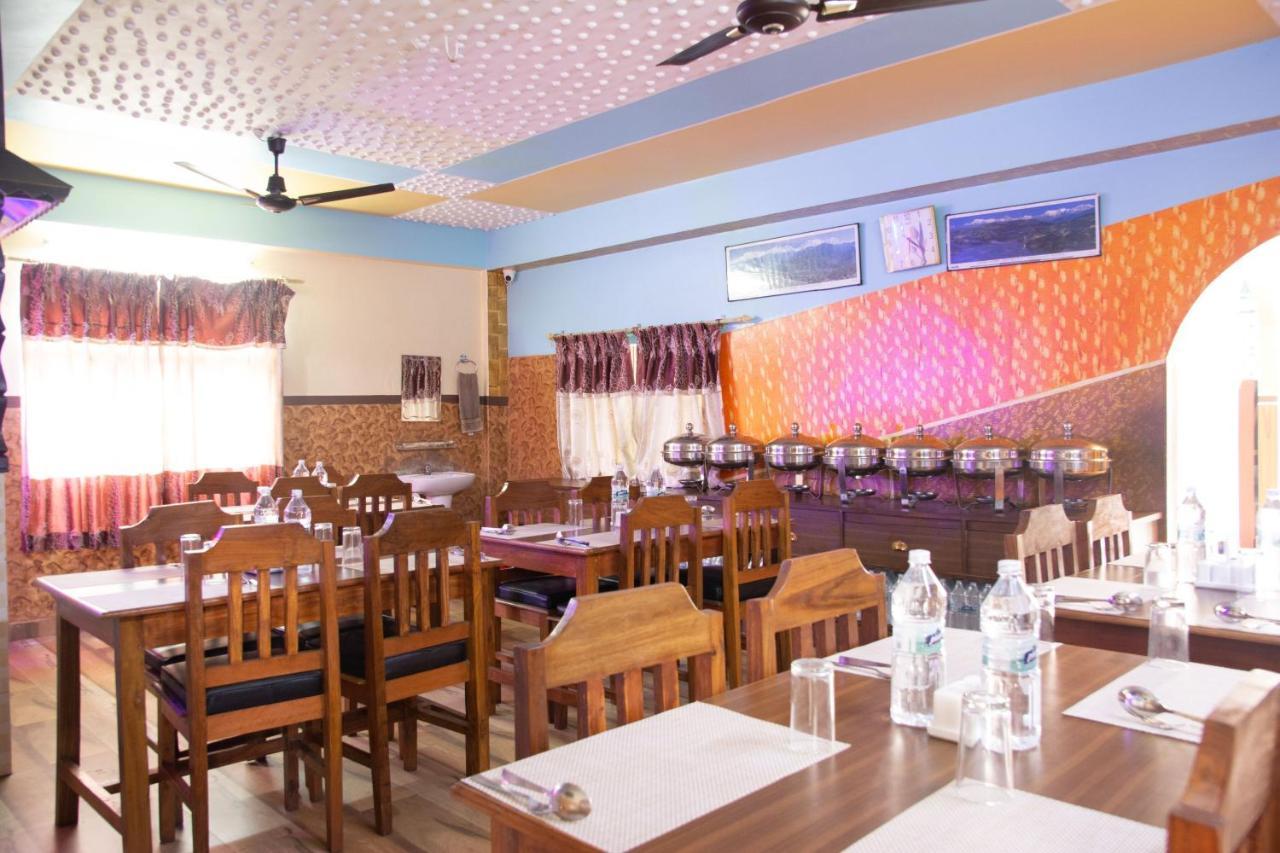 Hotel Middle Point Pvt Ltd Pokhara Buitenkant foto