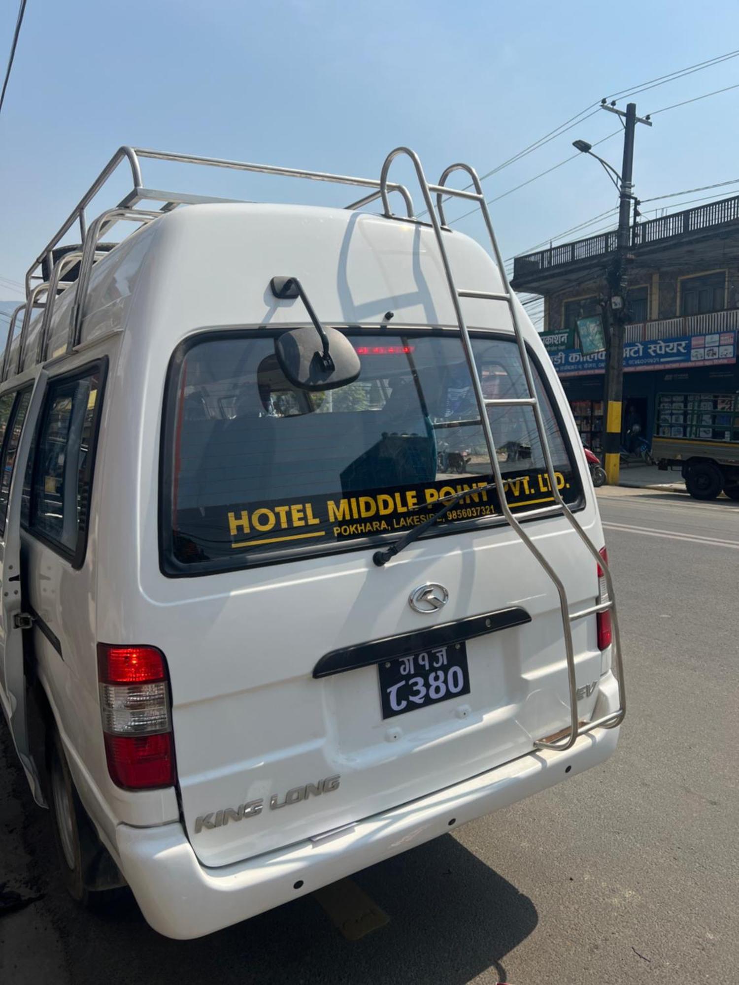Hotel Middle Point Pvt Ltd Pokhara Buitenkant foto