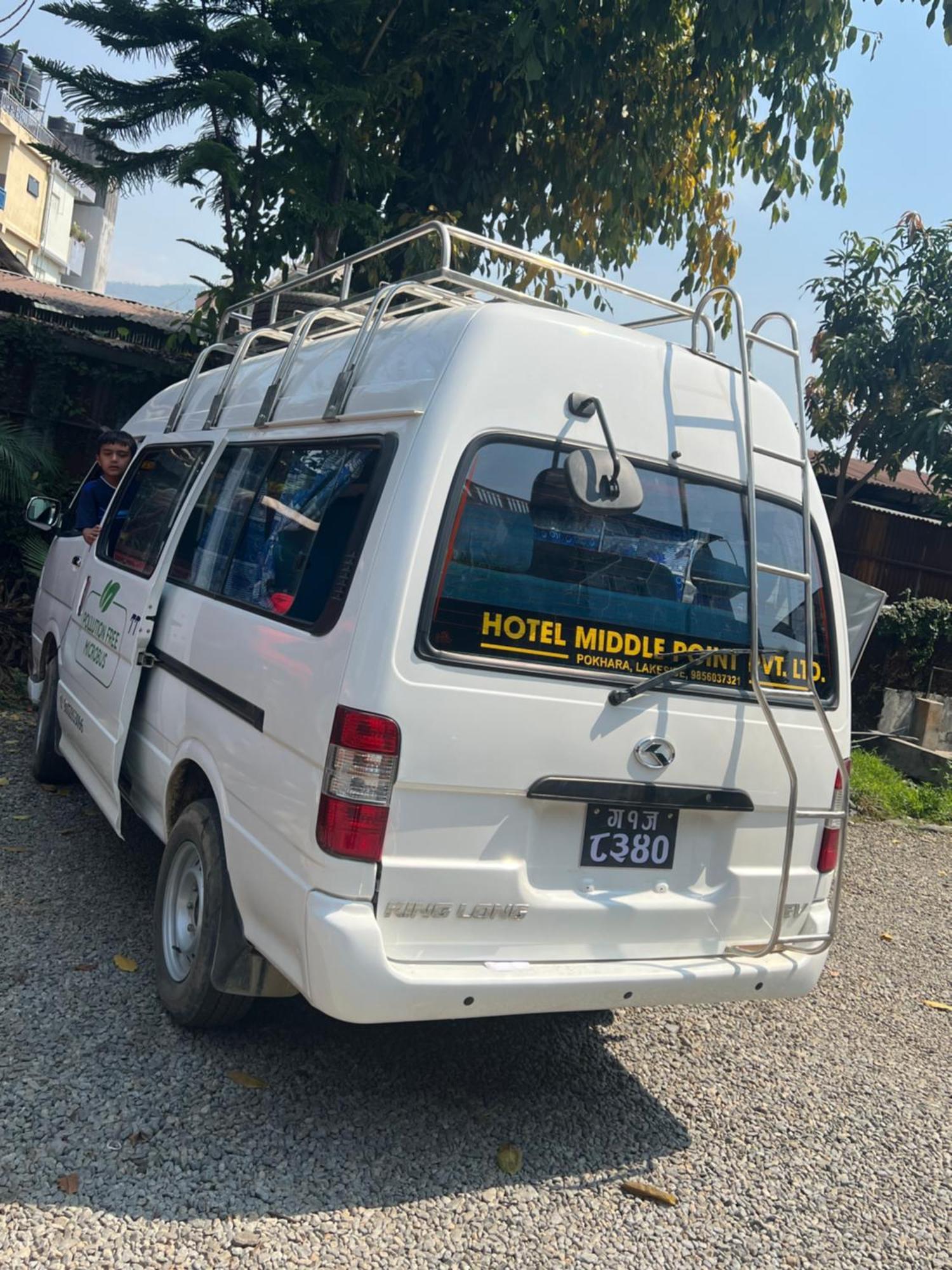 Hotel Middle Point Pvt Ltd Pokhara Buitenkant foto