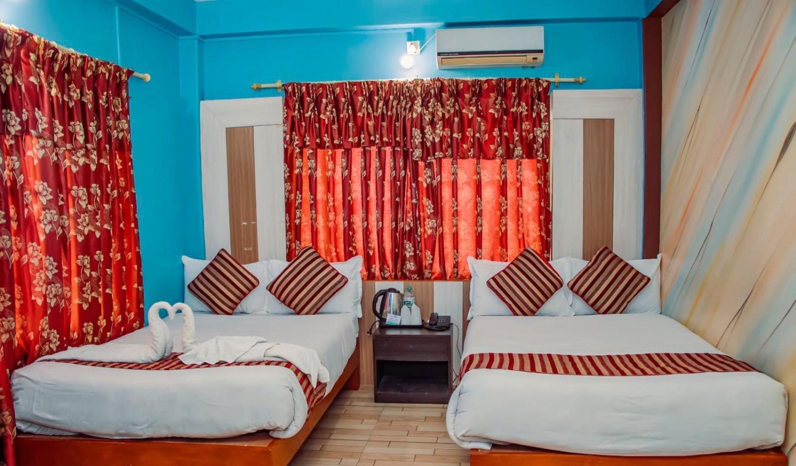 Hotel Middle Point Pvt Ltd Pokhara Buitenkant foto